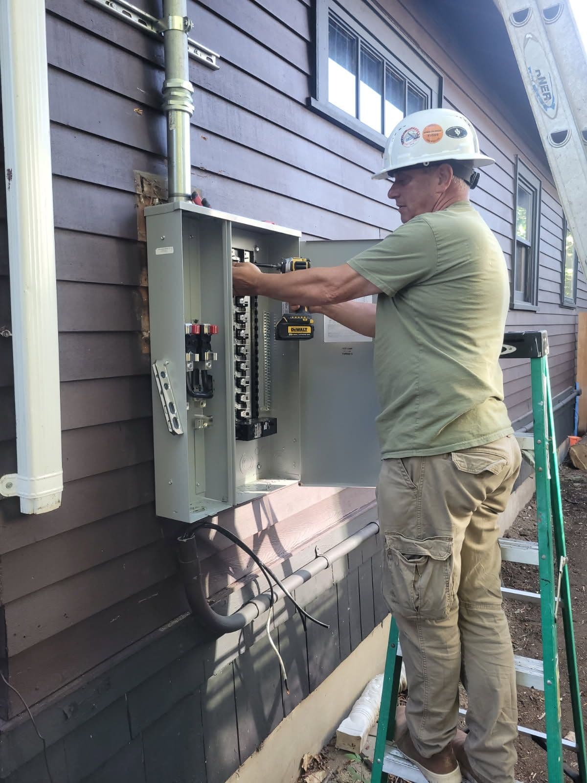 Project Powering Up South Seattle with a 200 Amp Meter Main Service image